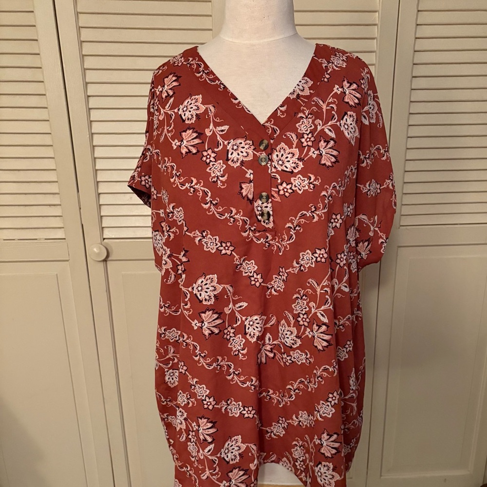 Maurices Rust Brown Blouse with Pink/White/Black Floral Pattern - Size 3 (3XL)